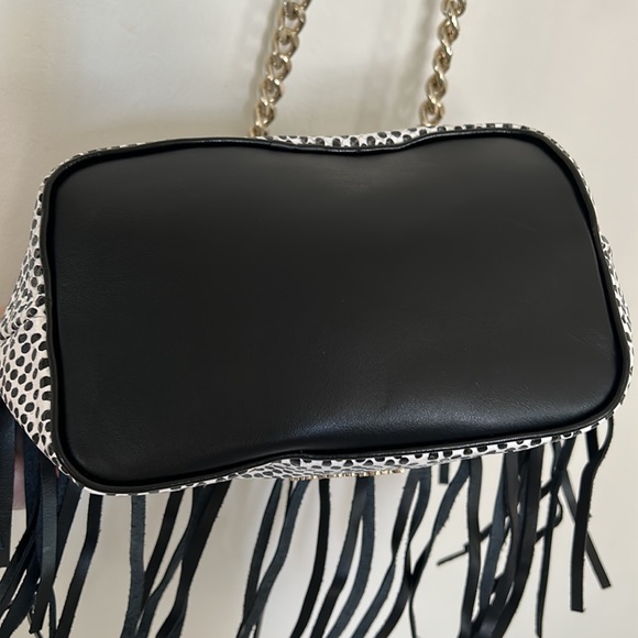 🎈FINAL PRICE🎈JUST CAVALLI Black & White Spotted Leather Bag with Black Fringe - Picture 10 of 14